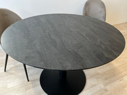 Matgrupp | Bord 110 cm med 4 stolar i sammet